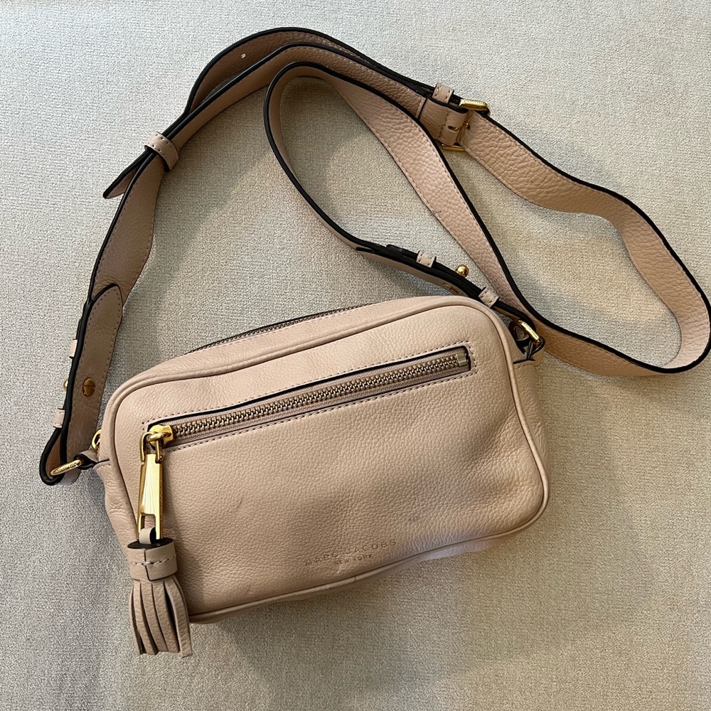 Marc Jacobs Light Pink Pebbled Leather Camera Bag